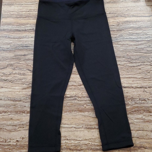 Lululemon crop - Picture 2 of 7